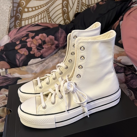 Brand new converse - Picture 2 of 4